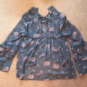 AE long sleeve top, comes with tank top